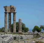 Akropolis von Rhodos, dreieinhalb Säulen und ein bisschen Fundament